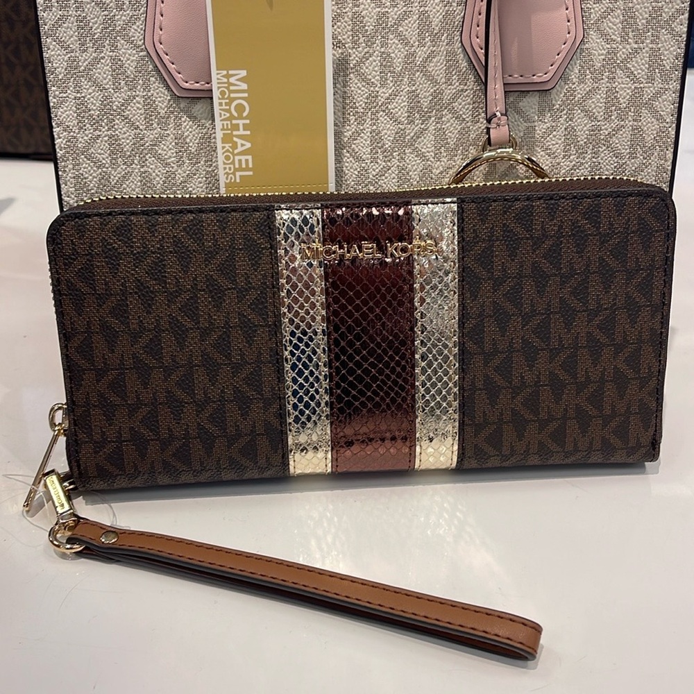 Michael Kors Jet Set Travel Large Signature Logo and Metallic Continental Wallet - Picture 6 of 16
